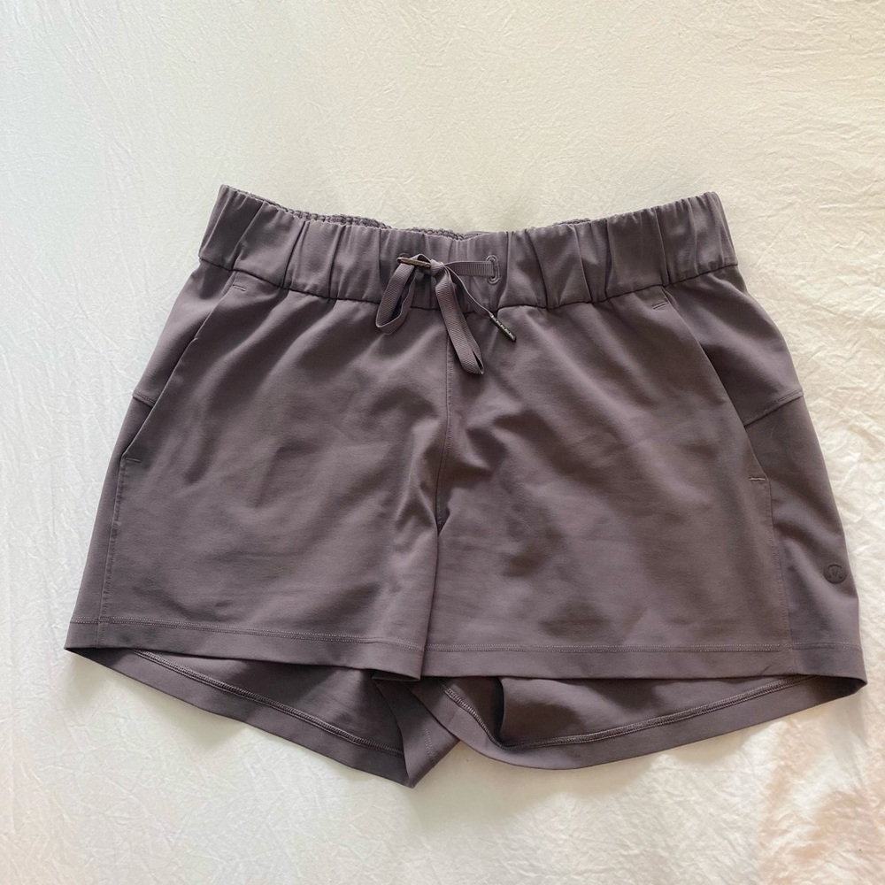Lululemon on the fly shorts 6